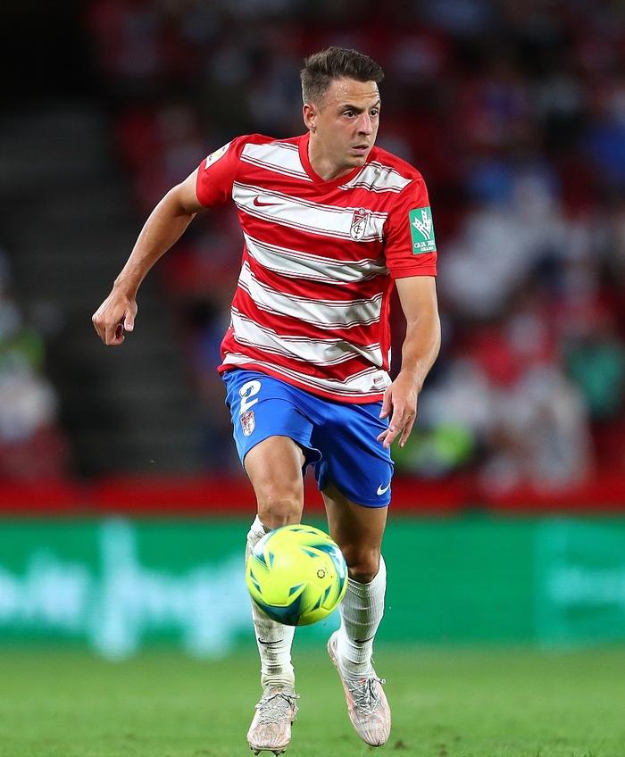 BETVICTOR最新网址-格拉纳达大胜晋级，欧冠比赛战路再顺的简单介绍