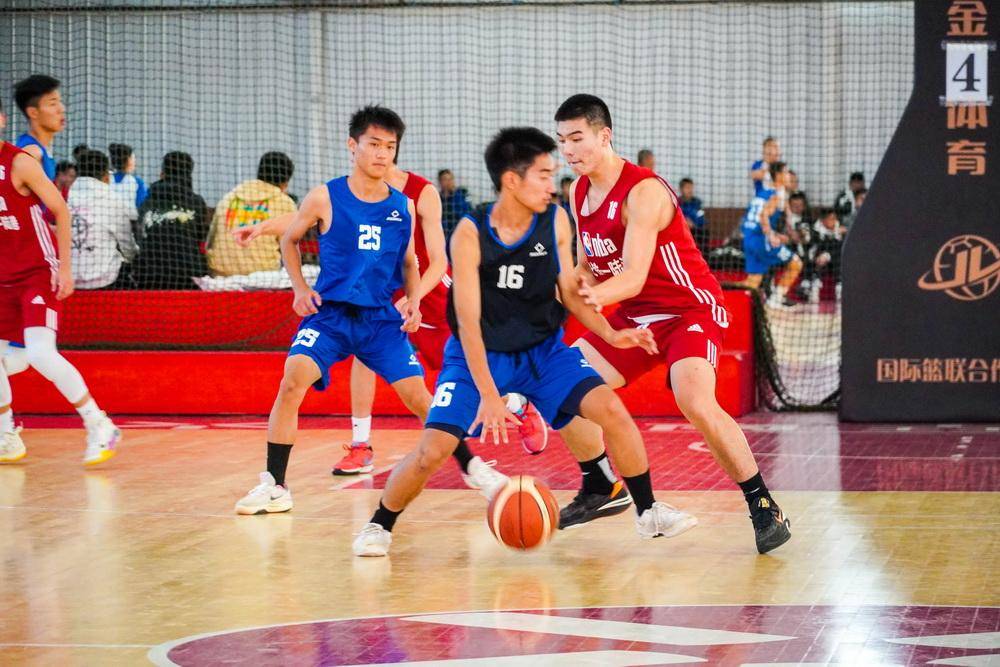 韦德体育APP-体坛巨星热情助阵篮球赛事，现场气氛热烈的简单介绍