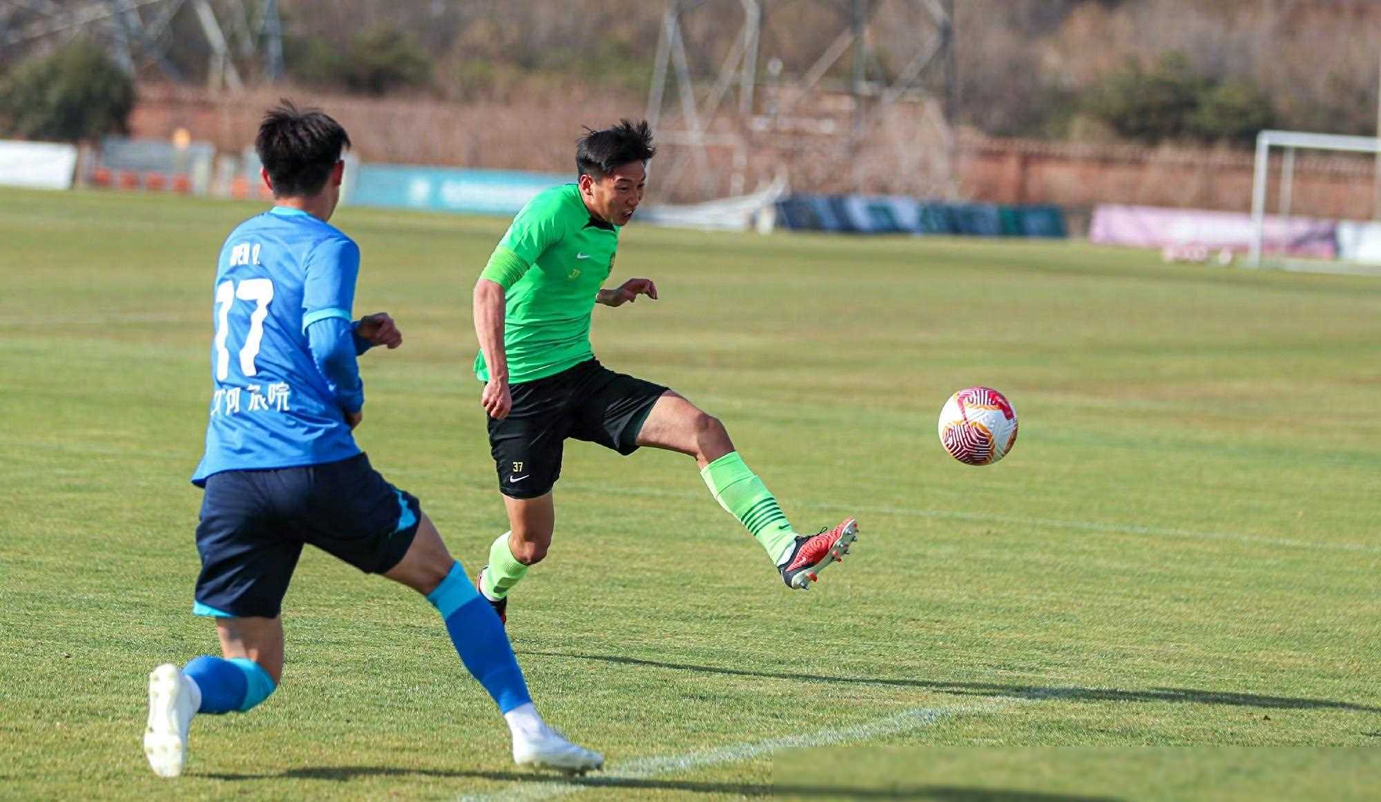 伟德体育官网-新晋球员崭露头角，成为比赛一大亮点