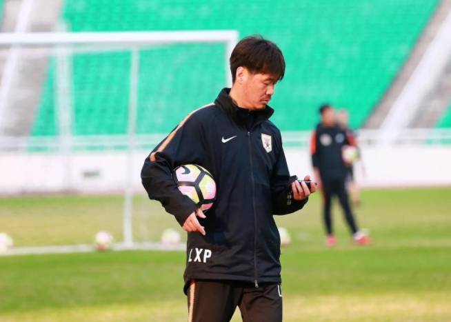 韦德体育网址-莱克星顿遭遇失利，保级形势严峻