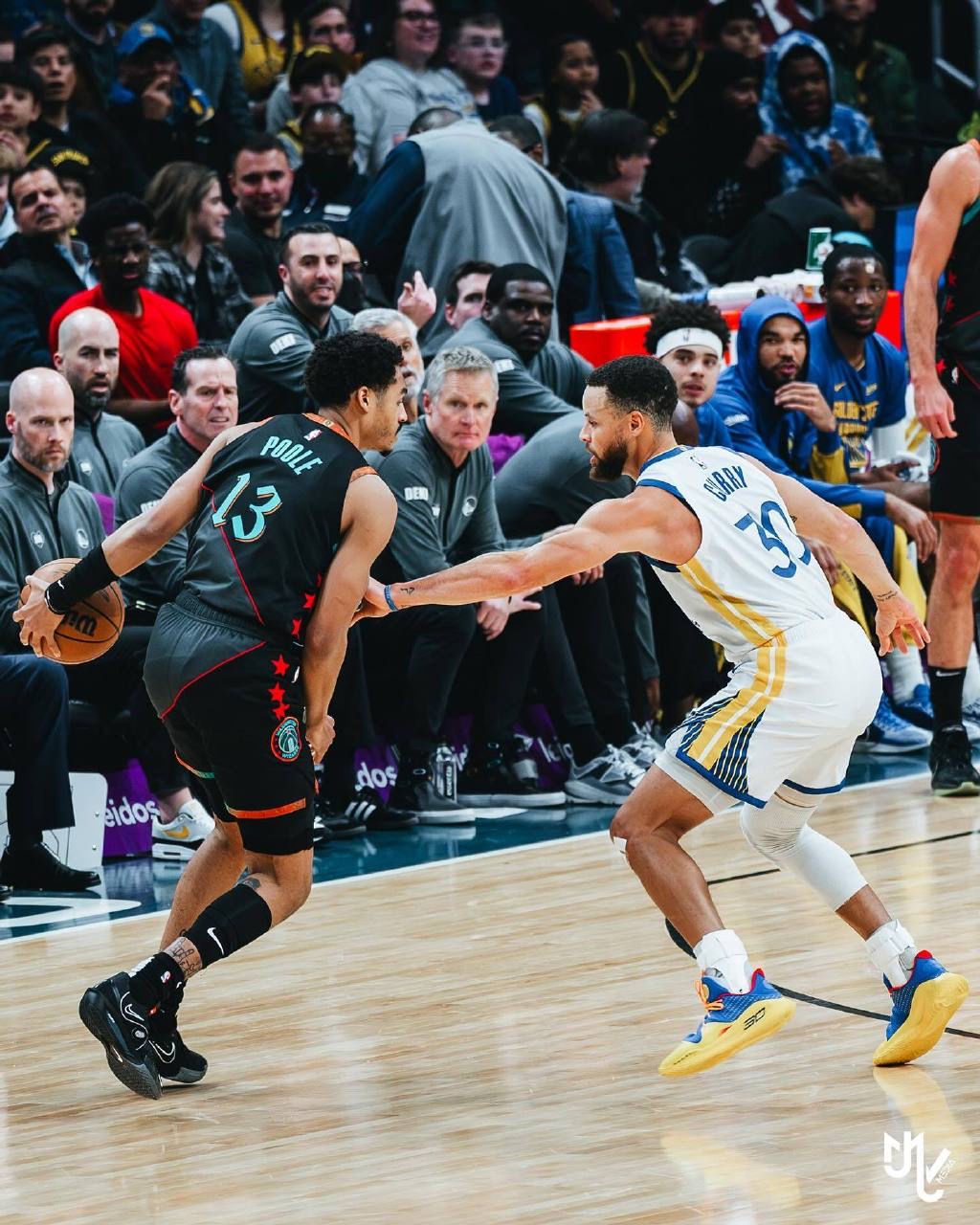 韦德体育平台官网-勇士苦战取胜太阳，领先西部