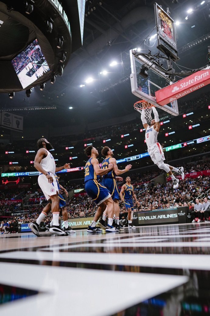 韦德体育首页-快船大胜火箭，豪取七连胜