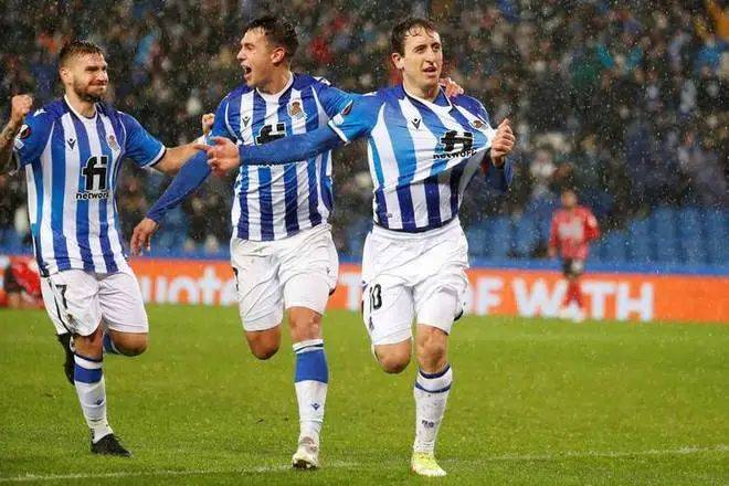 伟德体育平台官网-包含罗马客场逆转胜，欧战资格一触即发的词条